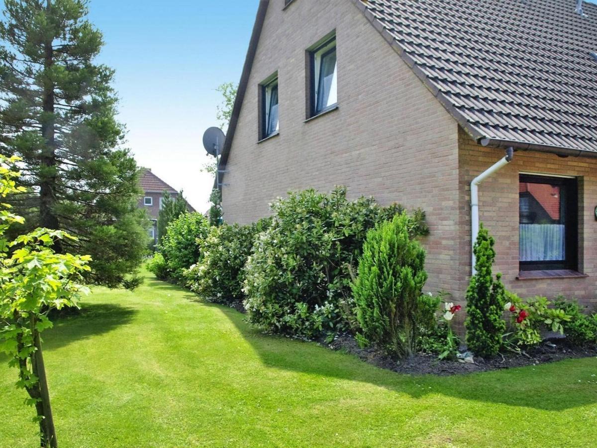 Ferienhaus Mit Grossem Garten In Neßmersiel Esterno foto