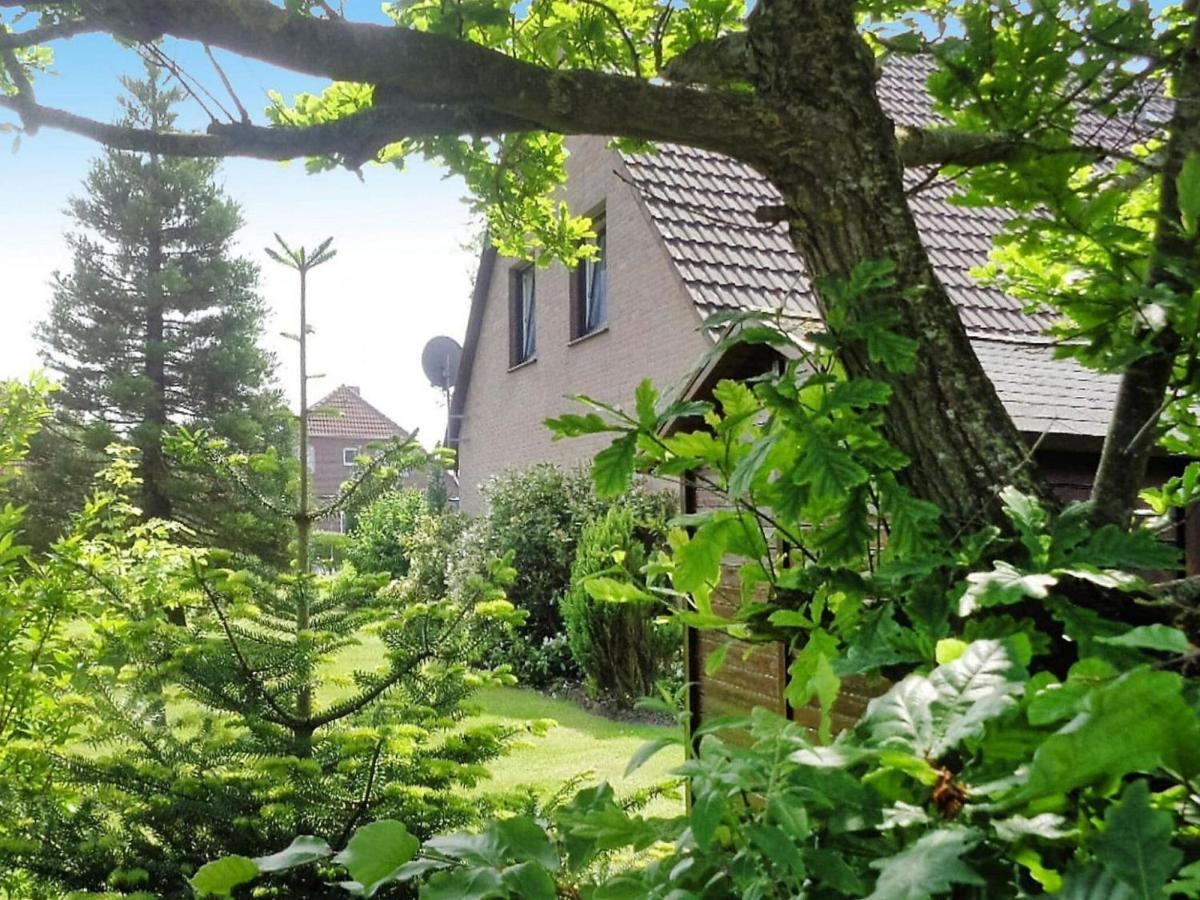 Ferienhaus Mit Grossem Garten In Neßmersiel Esterno foto